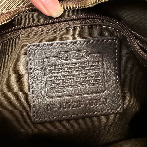 AUTHENTIC Coach Carly Signature Print Hobo Shoulder Bag - Picture 8 of 8